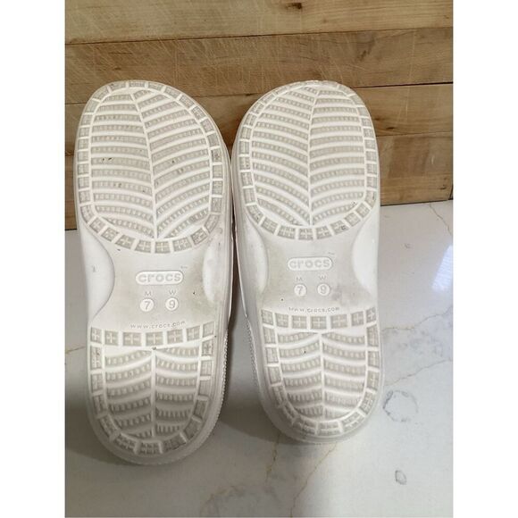 Crocs Classic Tie-Dye Graphic Clogs with Jibbitz Sz 9 - Picture 7 of 7